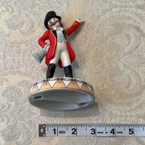 Vintage 1983 porcelain Circus Royale #9615 Ringmaster Wallace Berrie GVC - Picture 4 of 10